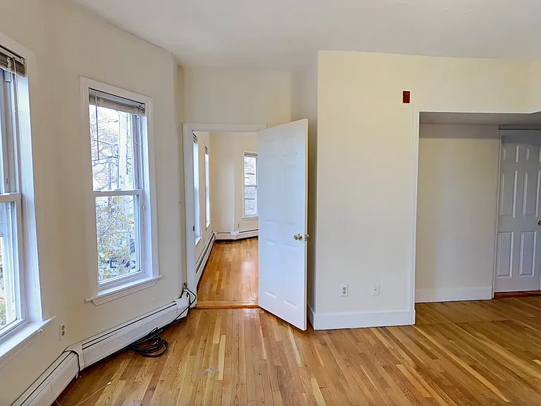 38 Bond St #2F — Photo 9