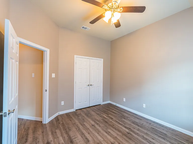 918 Witherby Ln — Photo 27