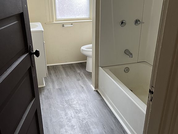 2nd image of 1143 Buente St