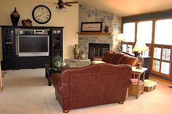 2nd image of 817 Country Club Dr