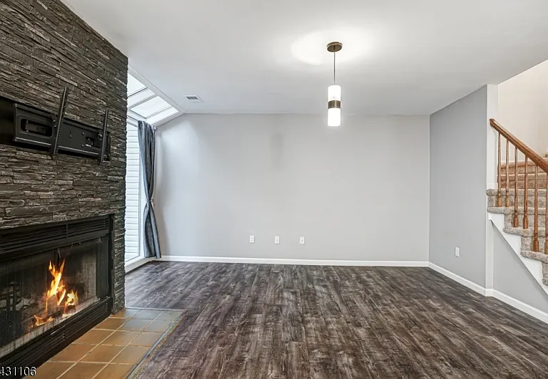 7 Sussex Ct — Photo 6