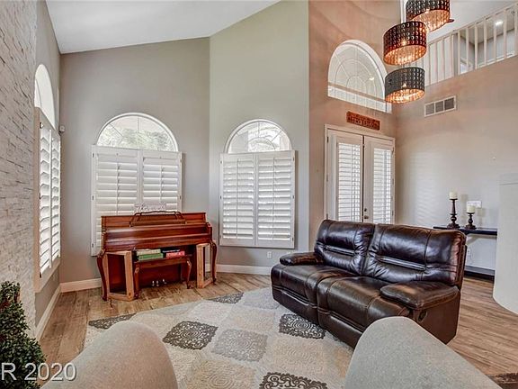 4th image of 8894 Las Montanas Ave