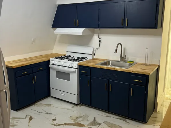 (undisclosed Address), New Bedford, MA 02746