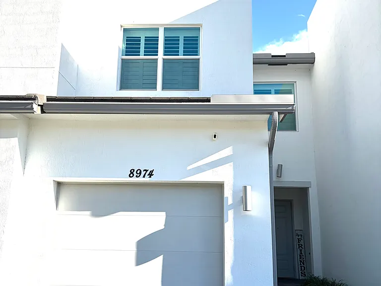 8974 Zevon Ct — Photo 29