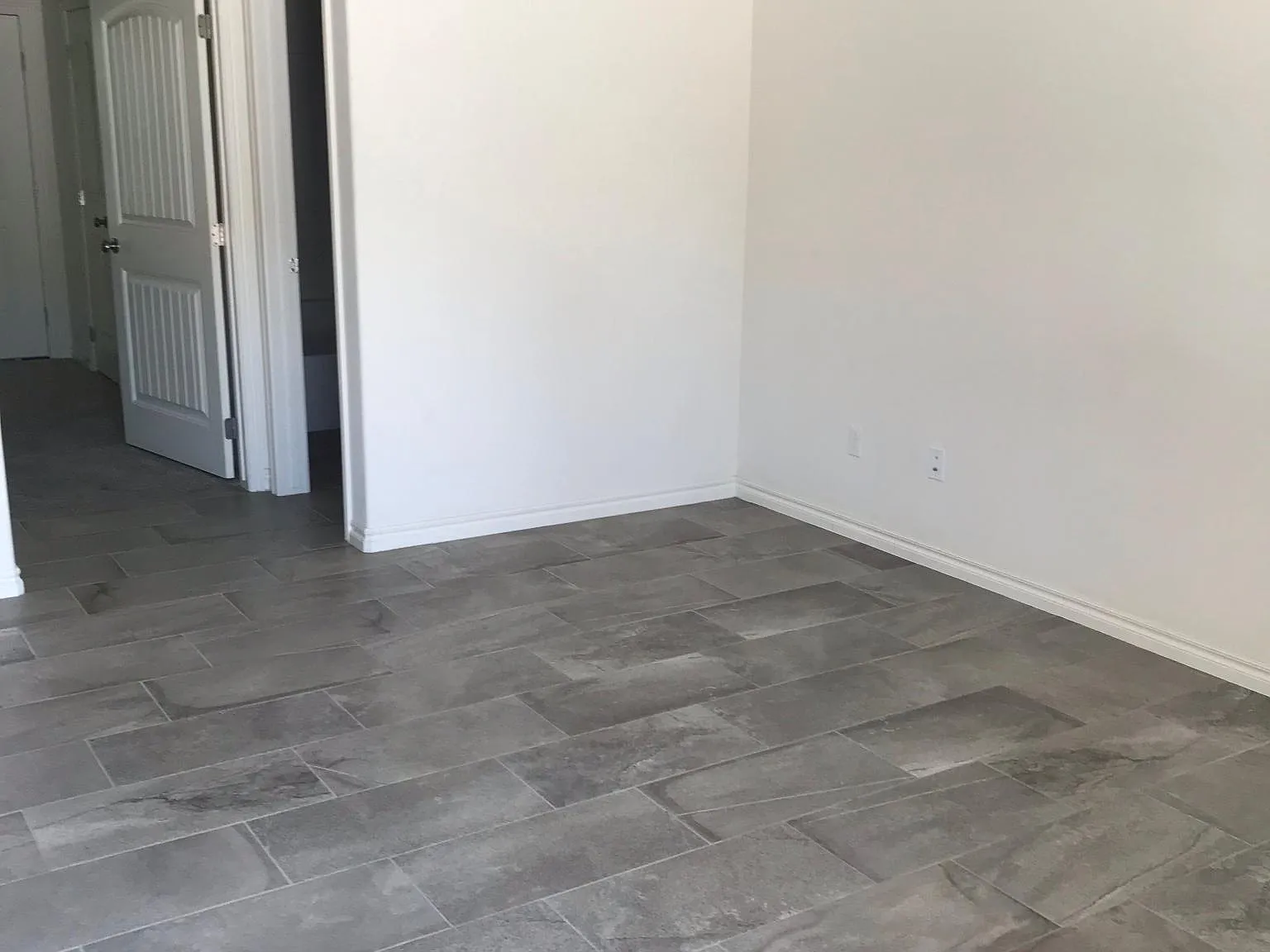 200 Davis Ave — Photo 3