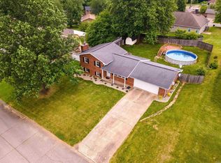 4253 Hilldale Dr, Newburgh, IN 47630