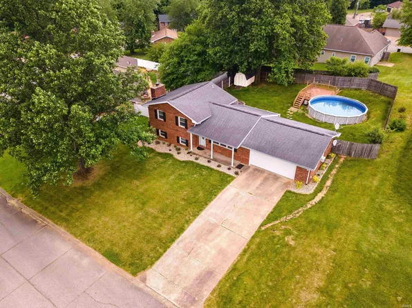 4253 Hilldale Dr, Newburgh, IN 47630