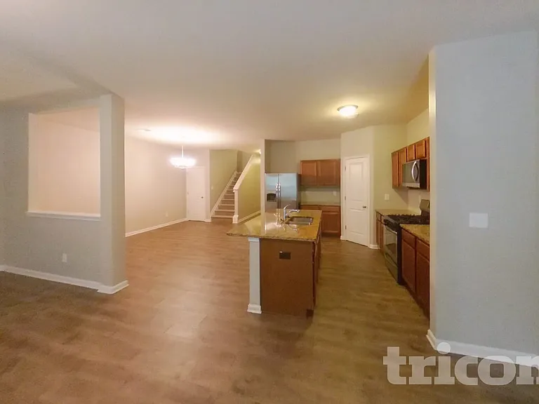 3272 Lowland Dr — Photo 3