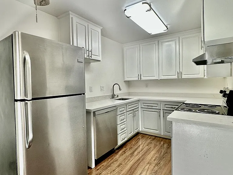 Colony Street Apts — Photo 22