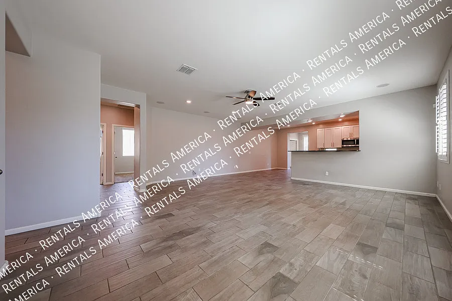 Layton Lakes, 4 Bedroom, 2 Bath — Photo 3