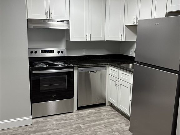 2nd image of 380 Great Rd APT B301