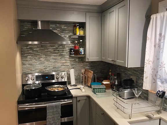 2nd image of 303 Lexington St #303