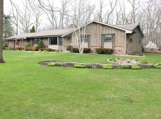 5200 Bittersweet Ln, Oshkosh, WI 54901