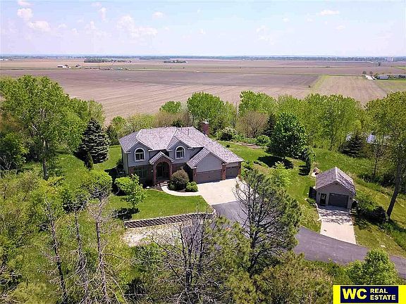 3rd image of 1220 Pinewood Dr