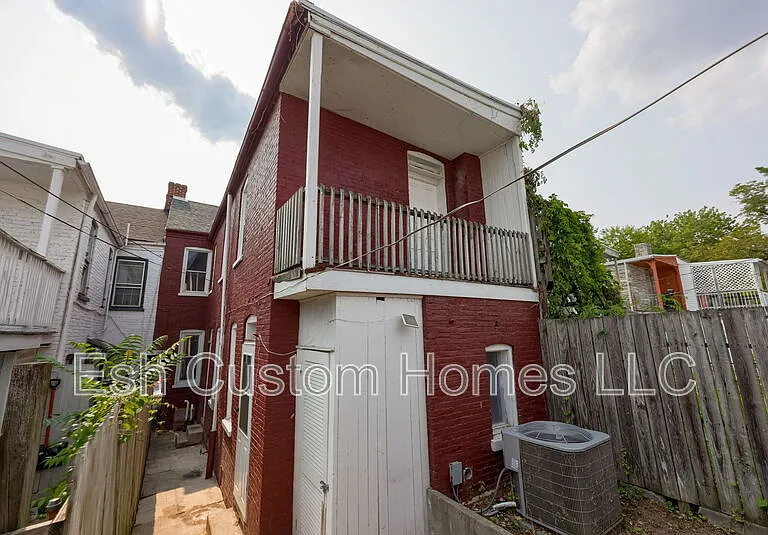 611 S Prince St — Photo 7