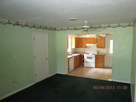 3rd image of 610 S Amelia Ave