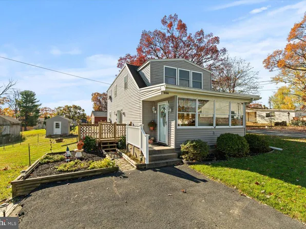 206 Beaver Rd, Harrisburg, PA 17112