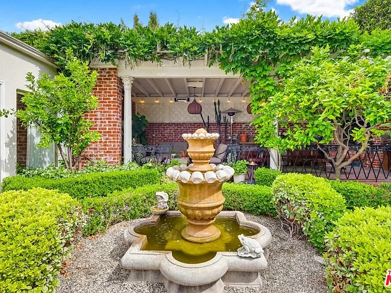 516 S Rimpau Blvd — Photo 67