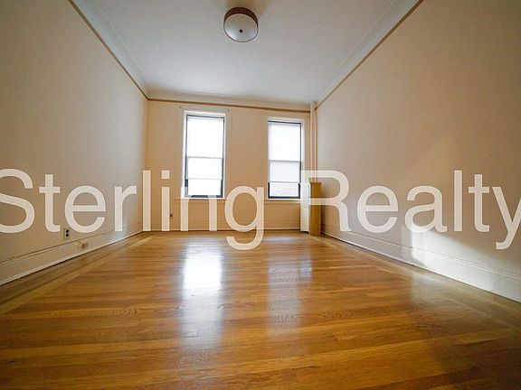 3rd image of 2810 23rd Ave APT 1R