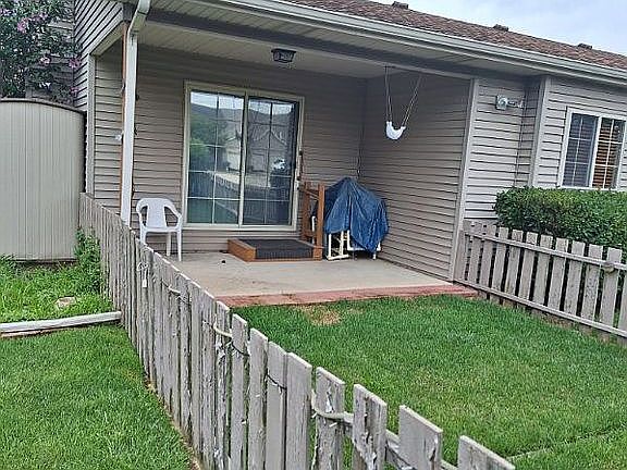 3rd image of 738 N Jackson Ave