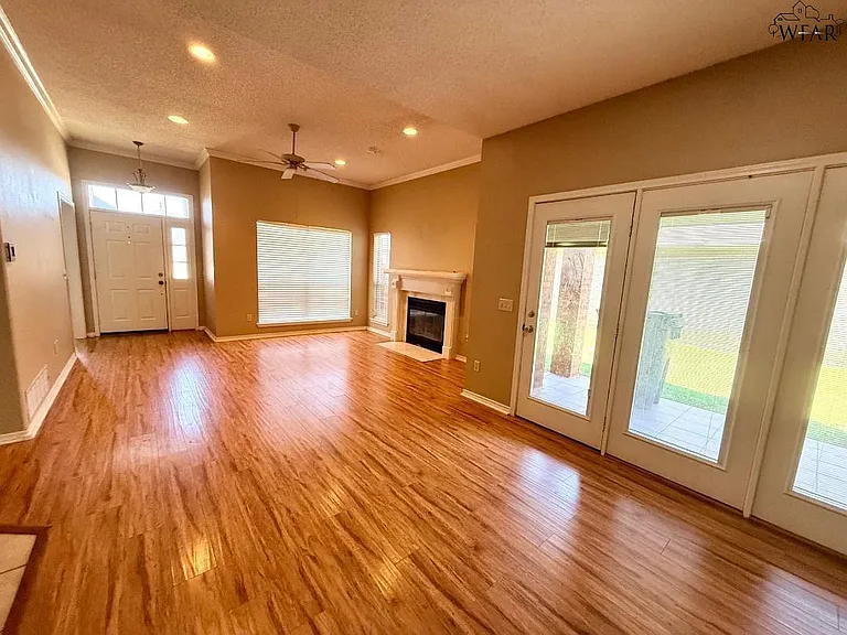6025 Oakmont Dr — Photo 4