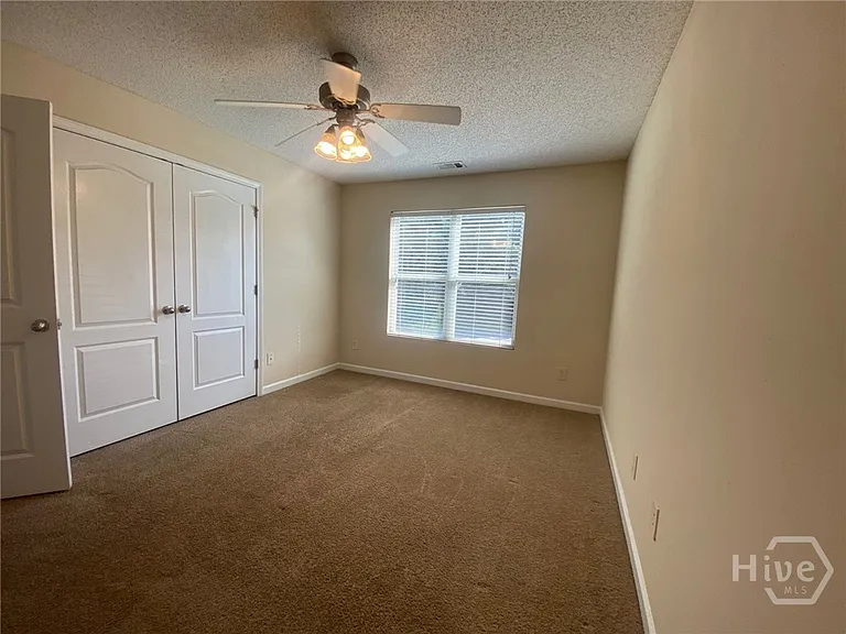 106 Bridgewater Cir — Photo 4
