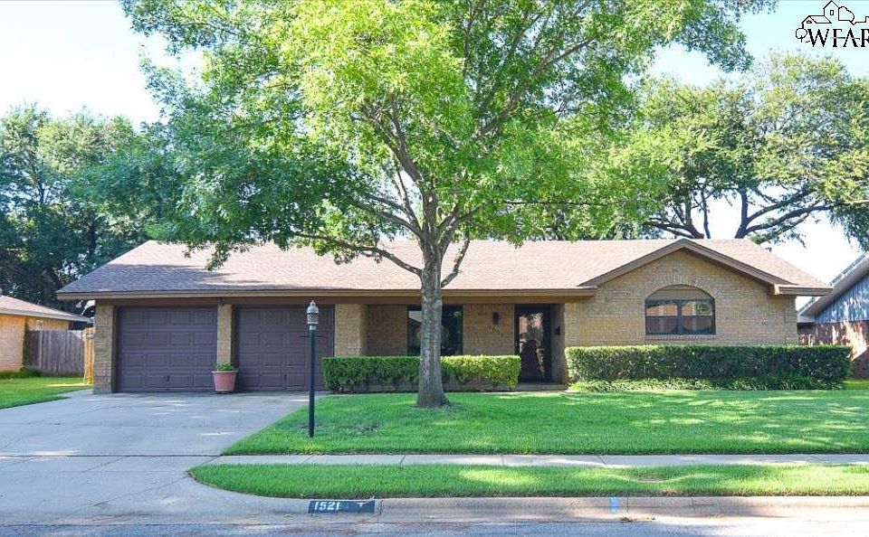 1st image of 1521 Celia Dr