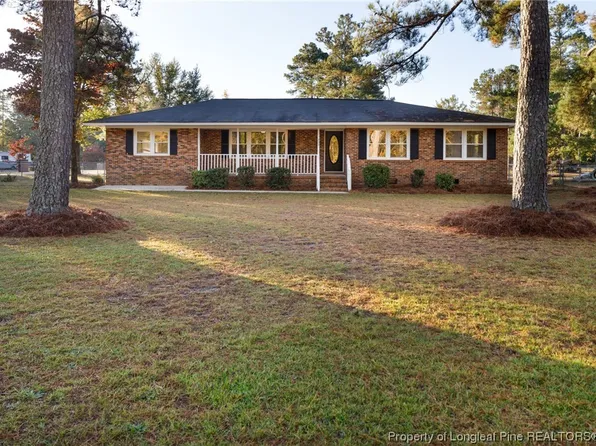 355 Pinehaven Dr, Raeford, NC 28376