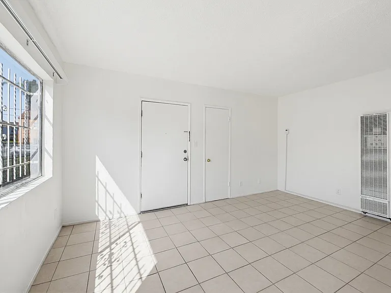 1224 S Normandie Ave #2 — Photo 11