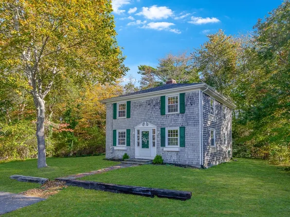 11 Captains Ln, Mattapoisett, MA 02739