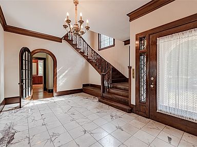 10305 Lake Shore Blvd, Bratenahl, OH 44108 | Zillow