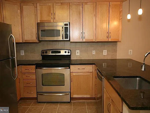 1 bed, 693 sqft, $2,600 — Photo 2
