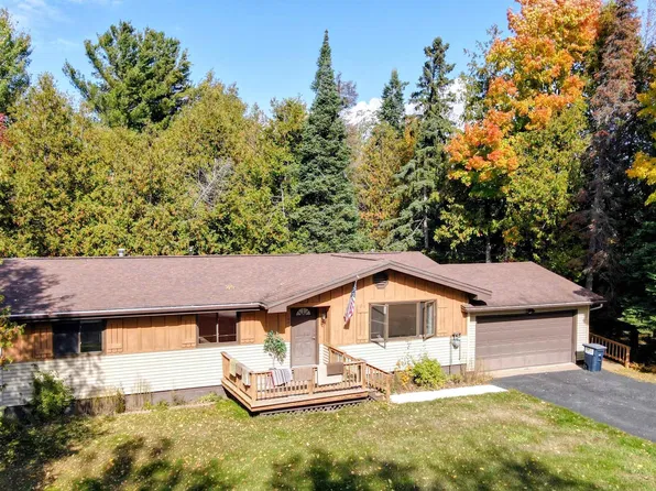 1004 11th Ave, Houghton, MI 49931