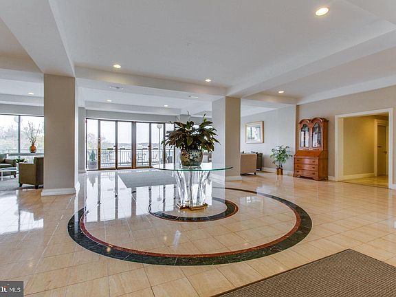 3rd image of 501 Slaters Ln APT 1113