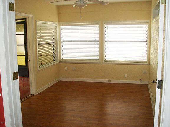 4th image of 3444 Country Walk Dr