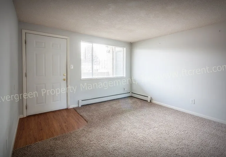 L-14 — Photo 2