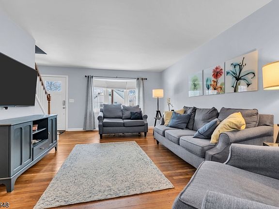 5th image of 39 Waldon Rd