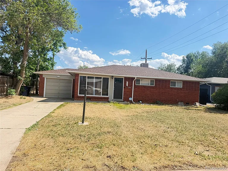 3470 W Arizona Ave — Photo 1