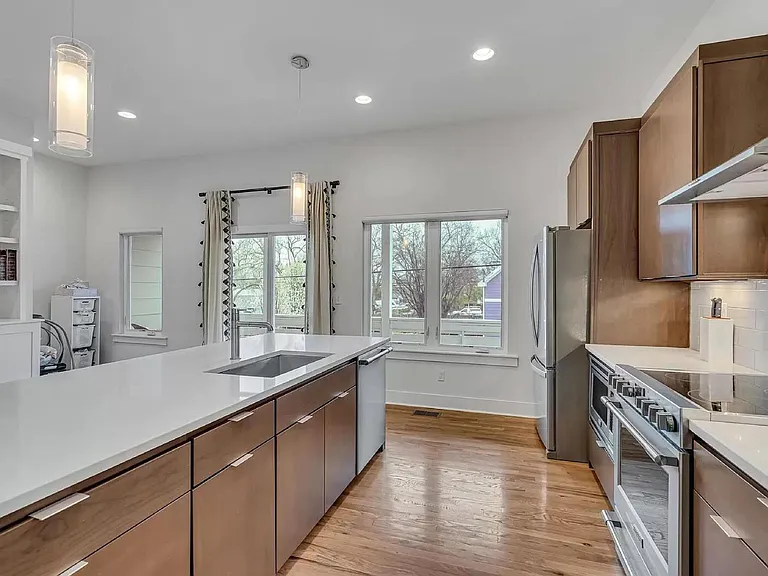 603 Snyder Ave — Photo 9