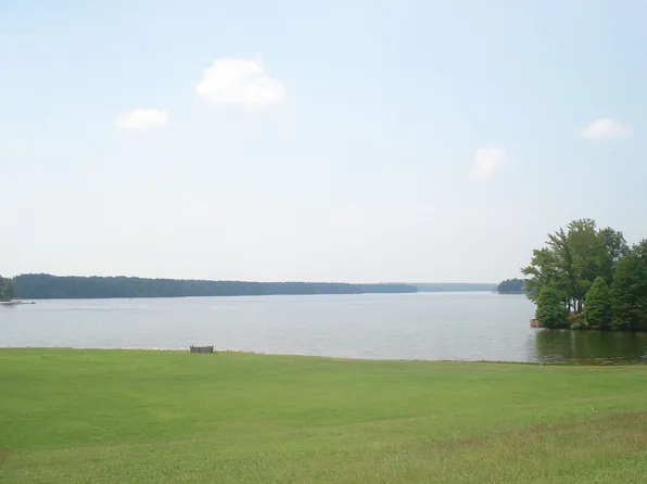 356 Eastern Shores Dr, Lexington, TN 38351