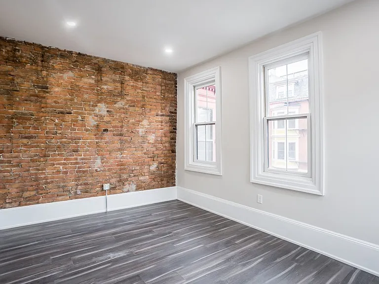 45 Clarendon St #0 — Photo 6