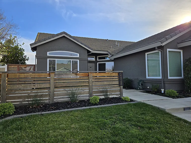 2428 Stefanie Dr — Photo 37