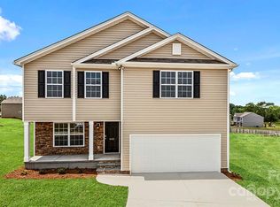 34 Hamrick Dr, Candler, NC 28715