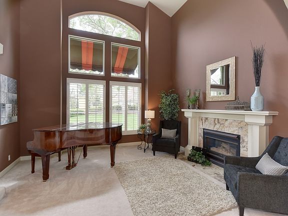 3rd image of 2129 Loch Way