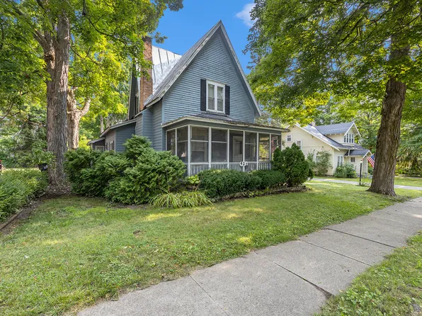 422 W Cass St, Greenville, MI 48838