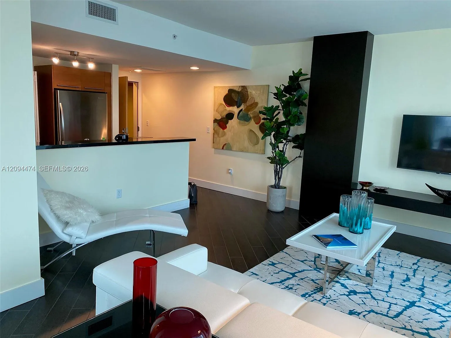 Vizcayne South Condo — Photo 4