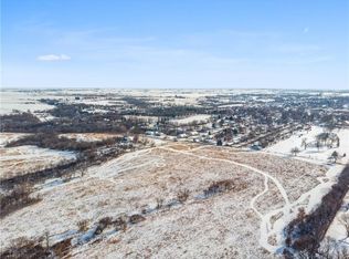 Hazel St, Pella, IA 50219