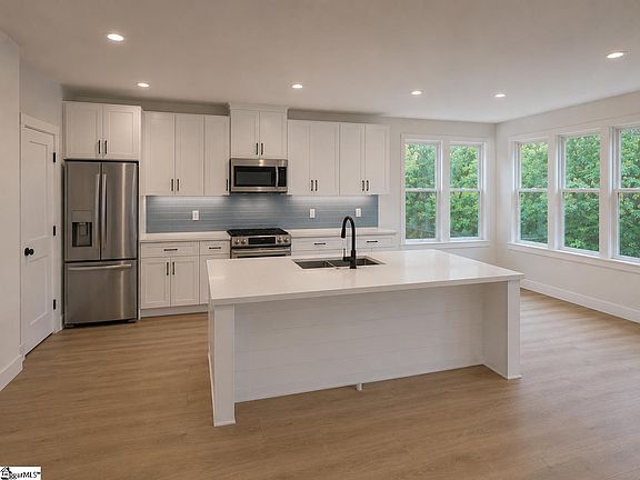 2nd image of 129 Faulkner Cir