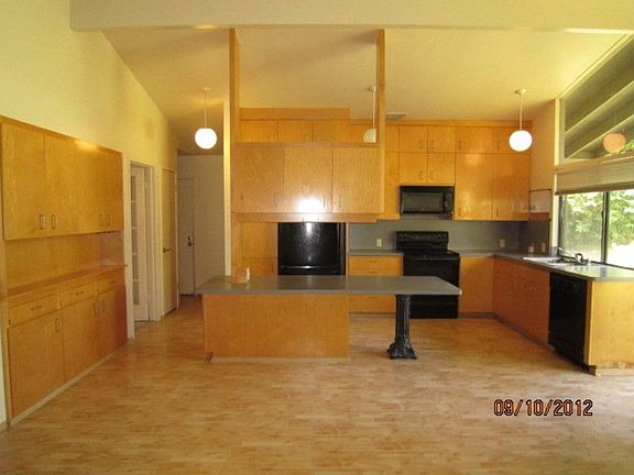 5th image of 3021 Catalina Dr