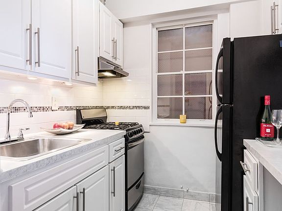 3rd image of 520 E 72nd St APT 14E